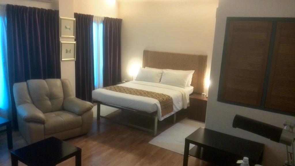 The Boutique Residence Hotel Джорджтаун Номер фото