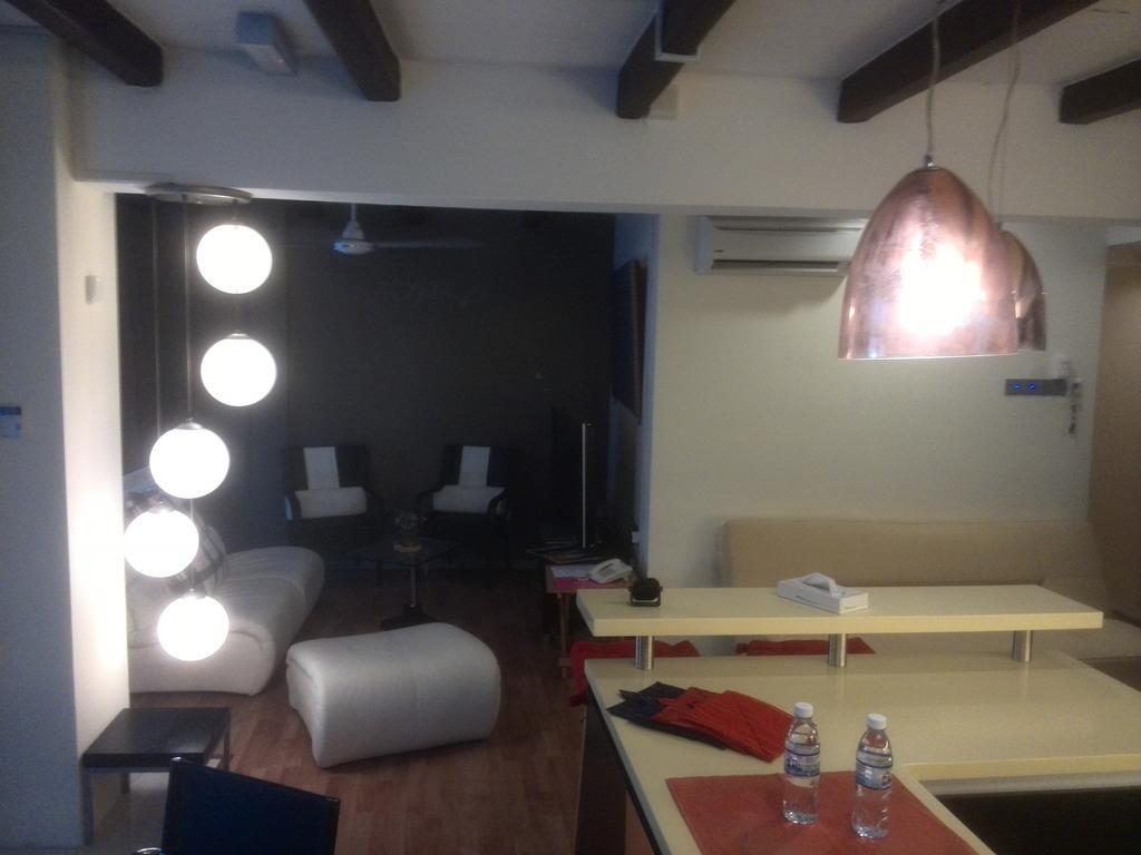 The Boutique Residence Hotel Джорджтаун Номер фото